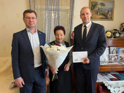 Депутаты поздравили долгожителей Лыткарина с днём рождения