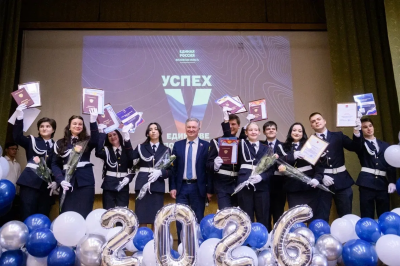 Председатель Совета депутатов поздравил лыткаринских студентов с выпускным 