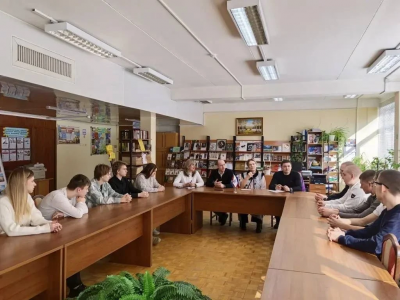 Депутат провёл встречу со студентами колледжа по вопросам наставничества в предпринимательстве