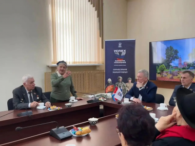  В честь Международного дня освобождения узников фашистских концлагерей депутаты организовали чаепитие для Совета ветеранов. 
