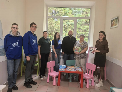 Депутаты посетили «Добрую комнату» в детской поликлинике Депутаты посетили «Добрую комнату» в детской поликлинике