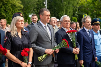 В День памяти и скорби депутаты почтили память защитников Отечества
