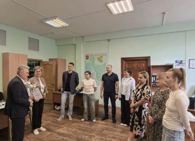 Депутаты поздравили сотрудников отдела архитектуры с профессиональным праздником Депутаты поздравили сотрудников отдела архитектуры с профессиональным праздником