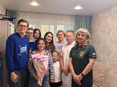 Депутаты поздравили защитников Отечества и их семьи с наступающим Днём отца Депутаты поздравили защитников Отечества и их семьи с наступающим Днём отца